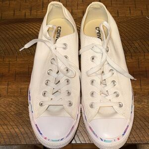 Converse women’s white Canvas Sneakers